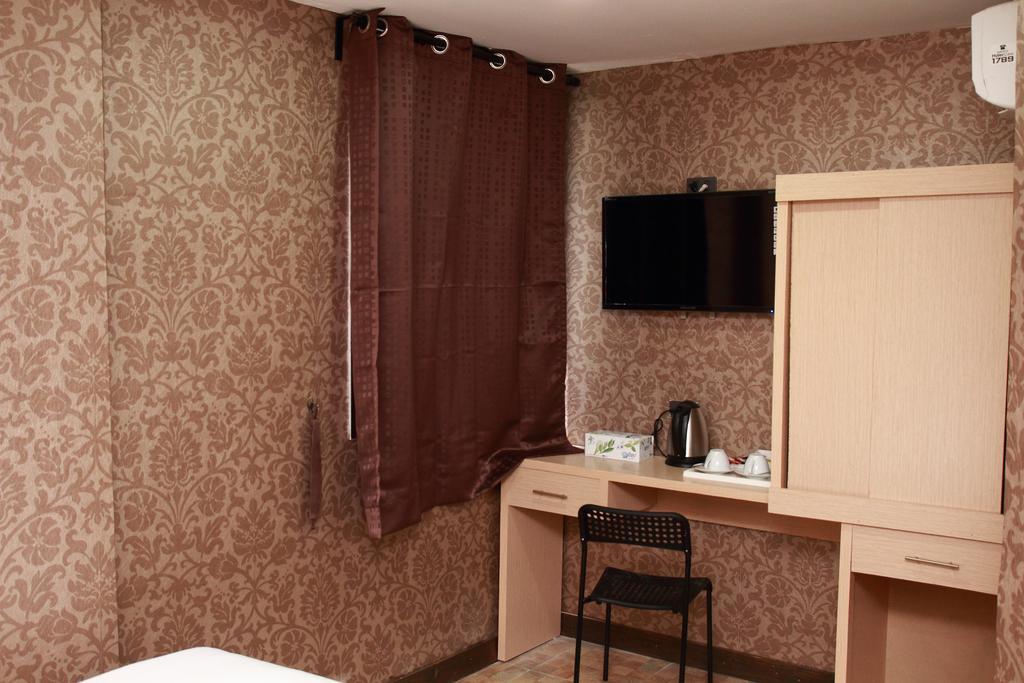 Harrys Suite Hotel Μπανγκόκ Δωμάτιο φωτογραφία